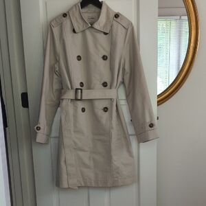 L.L. Bean Women's Classic Light Tan Trench Coat With Removable Liner, Size L